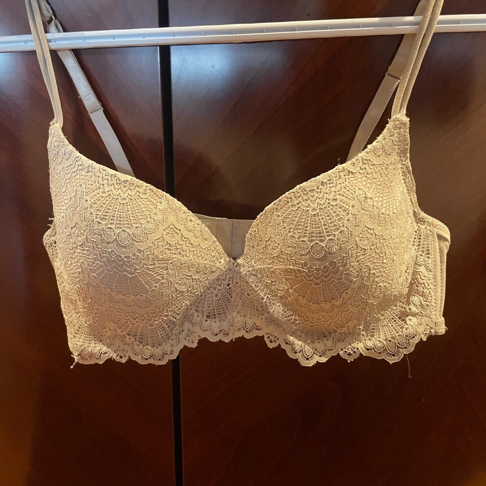 Sophie B Cream Lace Underwire Bra with Floral Patterns